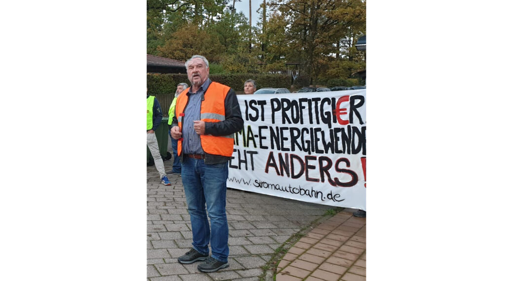 Sprecher vor Banner, Winkelhaid, Sportzentrum, Oktober 2022